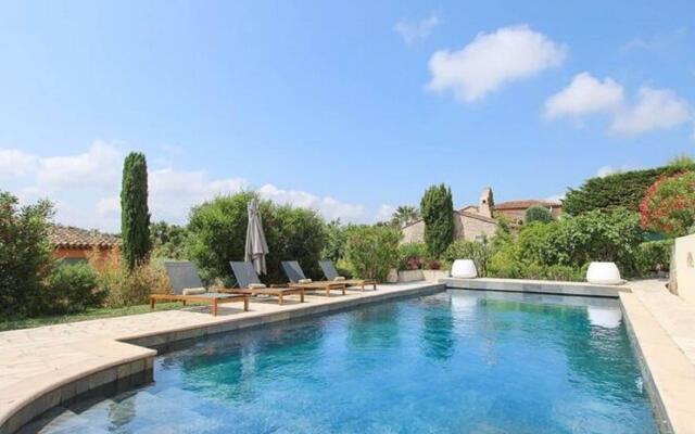 Majestic Holiday Home in Grimaud With Private Pool