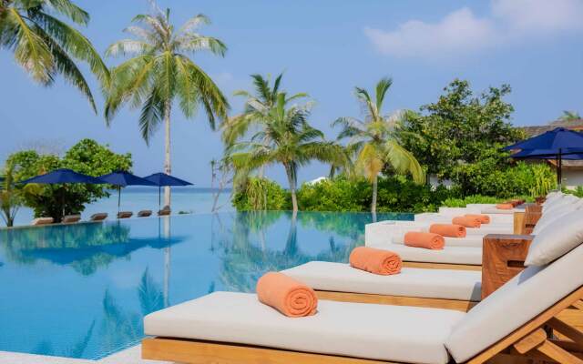 Emerald Faarufushi Resort & Spa