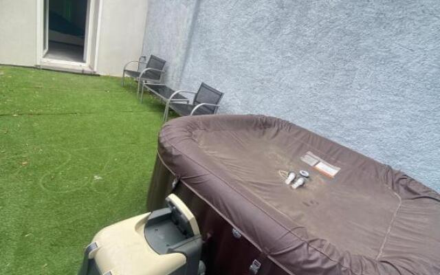 Charmant petit T 3 avec jacuzzi