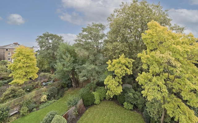 Perfect Pied-a-terre in Clapham by Underthedoormat