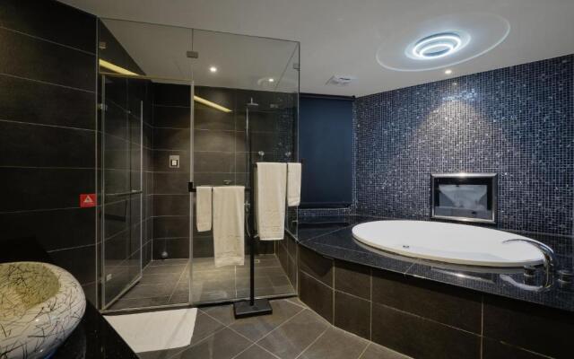 M hotel