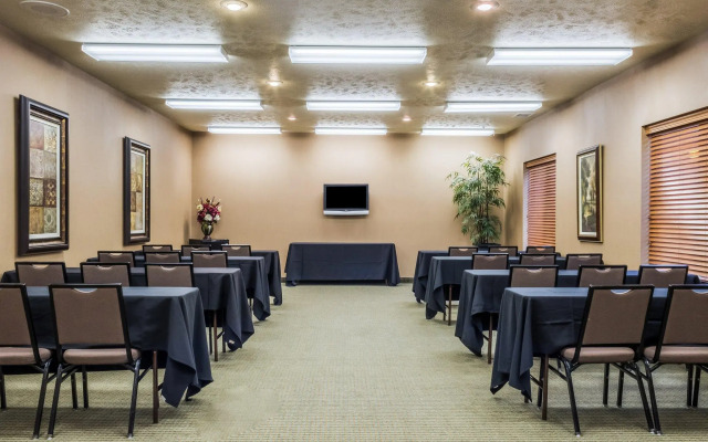 Comfort Inn & Suites Mitchell I-90