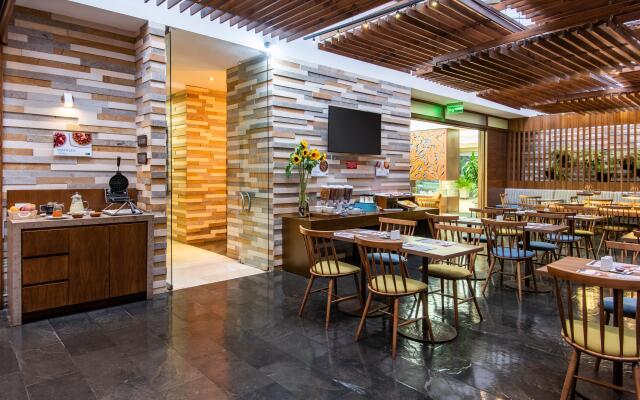 Holiday Inn Express Bogotá - Parque La 93 by IHG