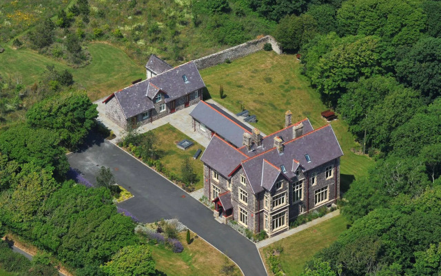 Penrhiw Priory