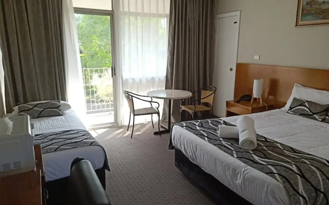 Molly Morgan Motor Inn