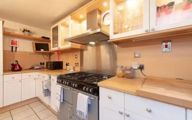 3bedroom Sleeps9 Parking Familyfriendly Nearexcel