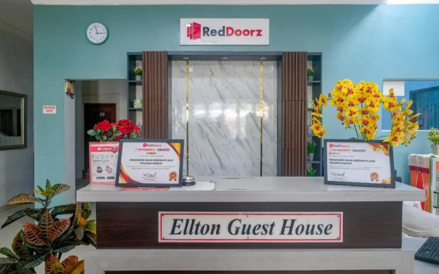 RedDoorz near Hermes Place Polonia Medan