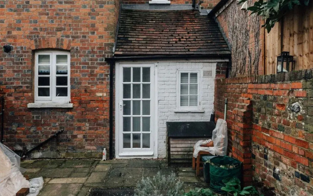 Chalk House - Pet Friendly - From 125 Per Night