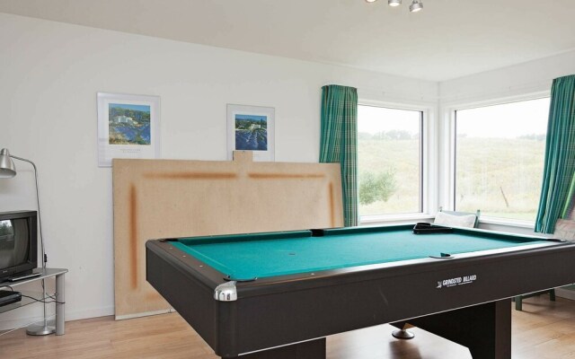 Rustic Holiday Home in Ebeltoft with Hot Tub