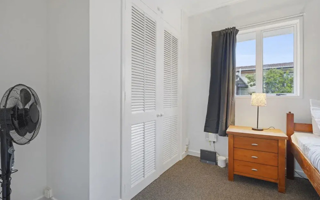 3 Bedroom In Papatoetoe w Parking - Wifi