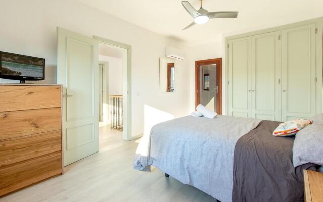 House - 3 Bedrooms with Pool and WiFi - 107616