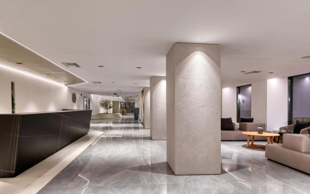 Las Hotel & Spa