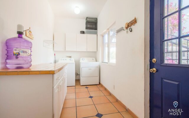 Cozy Stay 2 blocks from the beach