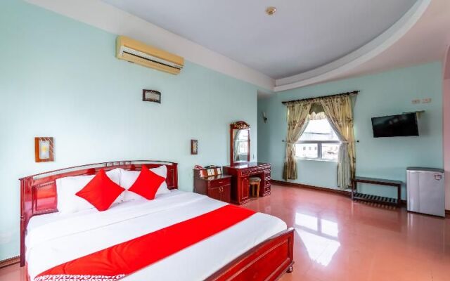 Super Oyo 266 Golden Gate