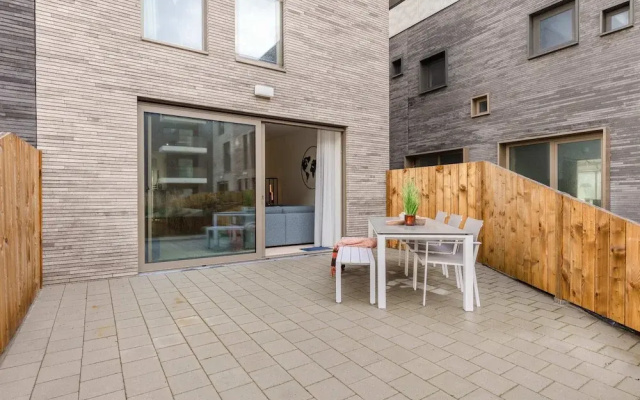 New Holiday Home With Parking Near the Beach