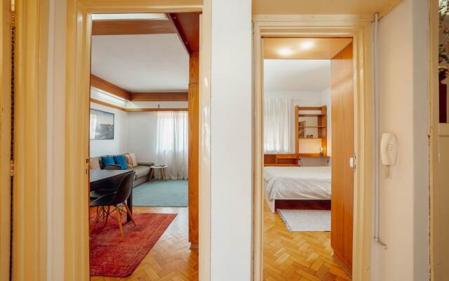 Downtown Classic With Terrace by Vacationy