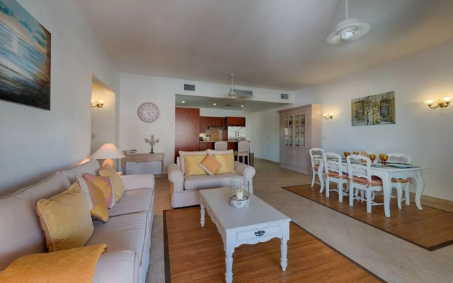 Dream Villa Cupecoy-550