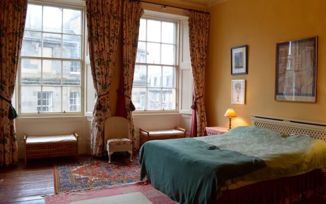 Central Edinburgh New Town Flat