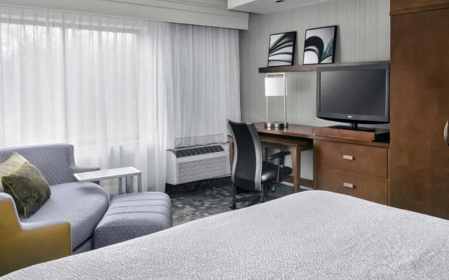 Courtyard Paramus
