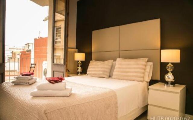 Centric 2Bed Apt with a private lovely terrace