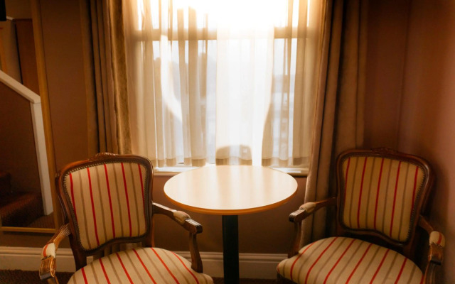 Phoenix Park Hotel