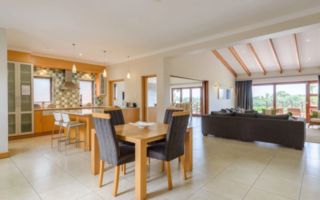 San Lameer Villa Rentals 14407