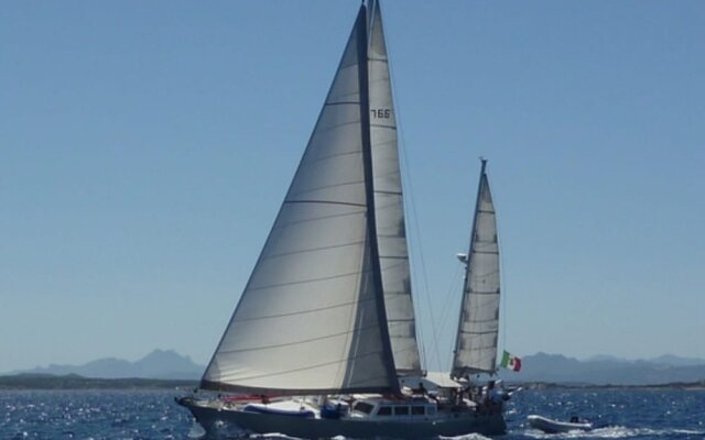 Sailing Yacht Naran
