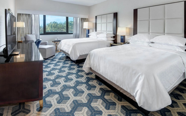 Sheraton Eatontown Hotel