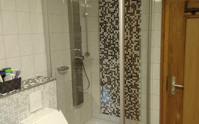 Haus am Hüttenteich, Ferienwohnung Reitzig - Klassisch im Obergeschoss