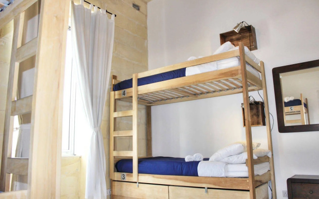 Two Pillows Boutique Hostel