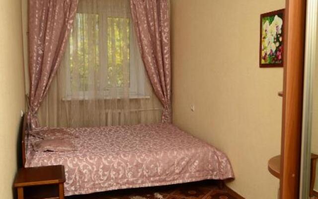 Apartment on Petropavlivs'ka 90