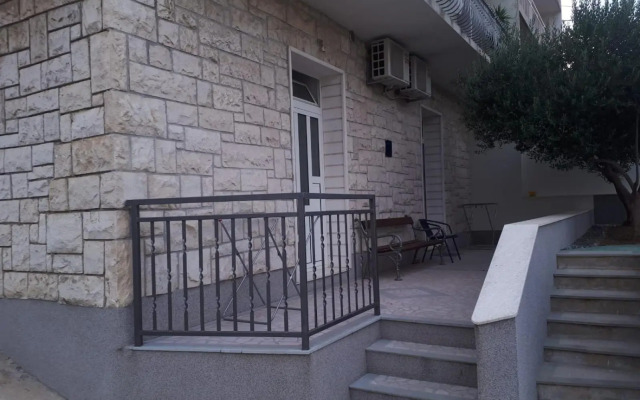 Studio apartman Latica