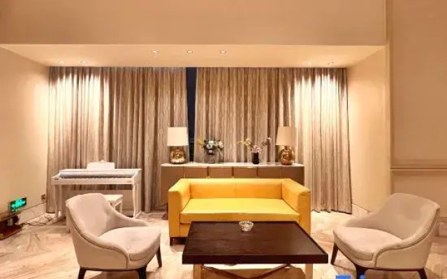 Alto Suites Apartment