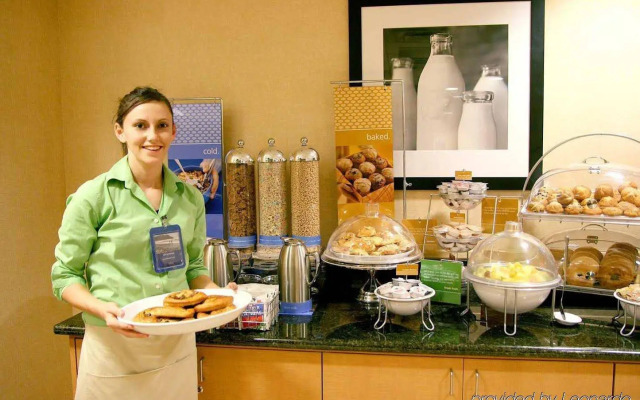 Hampton Inn And Suites Madera