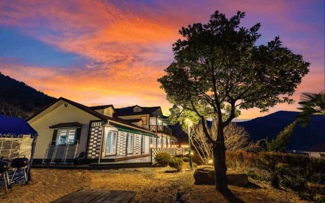 Jeongwon Beach Pension