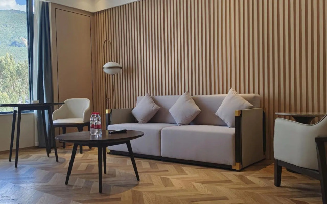 BORRMAN Hotel (Lijiang Sanyi International Airport Branch)