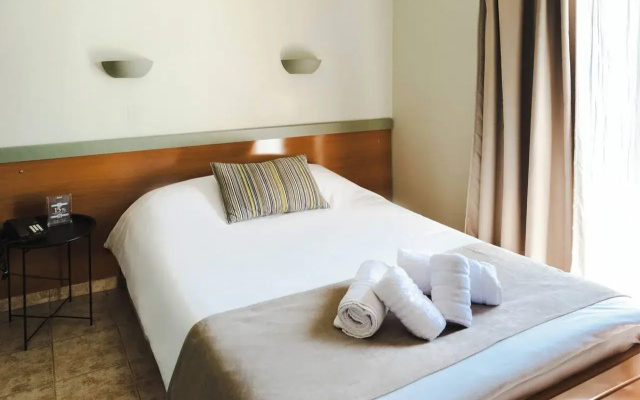 Anesis Hotel