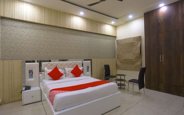 Oyo 41667 Paschim Vihar Inn