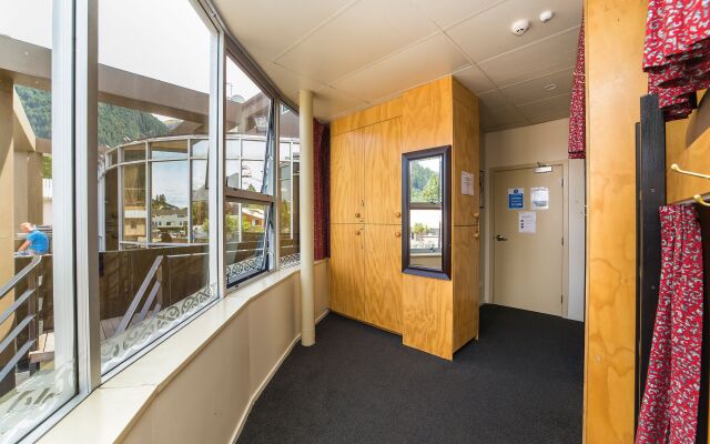 Tahuna Pod Hostel