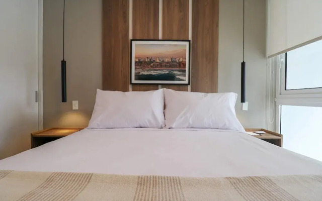 w Majestic 1BR Duplex in the Heart of Barranco