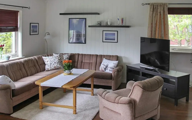 10 Person Holiday Home in Lyngseidet
