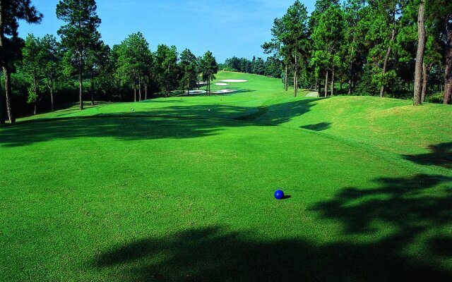 Huangshan Pine Golf & Country Club