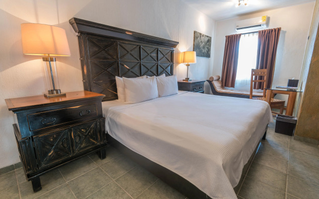 Hotel Hacienda Paradise