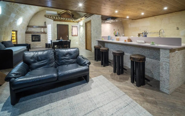 ROBERTO's Guest House