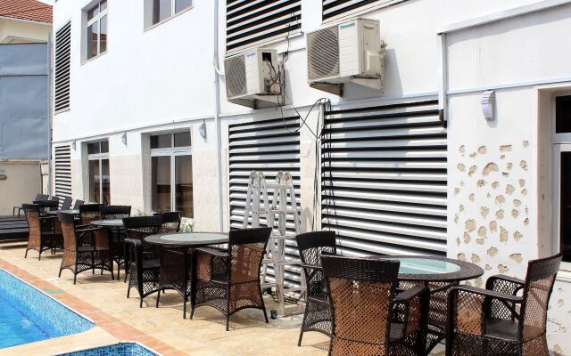 Springpark Yaad Hotel