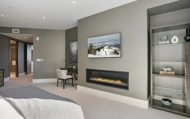 201 - Four Bedroom Argent 4 Condo