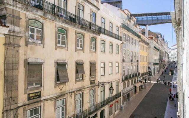 JP39 - Baixa 18th century tiles apartment with 2 bdr!