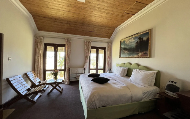 Tea Bush Hotel - Nuwara Eliya