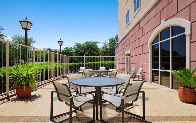 Embassy Suites by Hilton Austin Arboretum