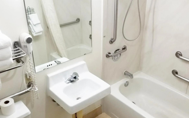 Alex Hotel & Suites Anchorage Airport